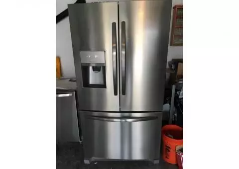 Refrigerator French Door with bottom Freezer